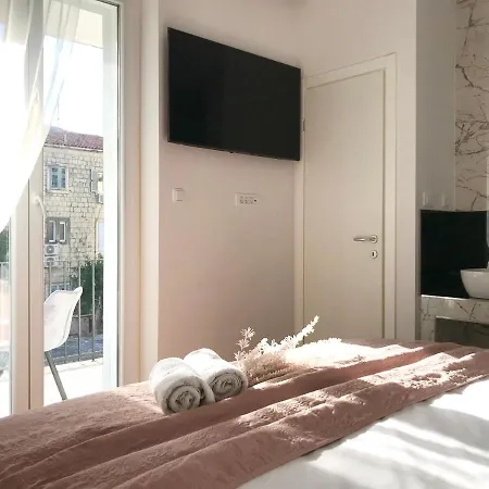Antares Rooms Split 게스트하우스 스플리트