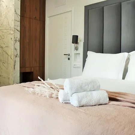 Antares Luxury 3* Split