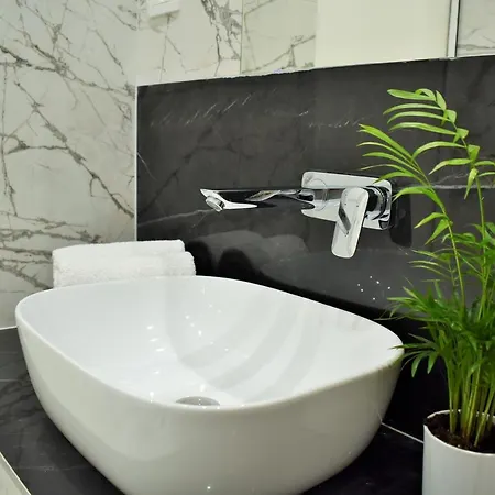Antares Rooms Split 3*