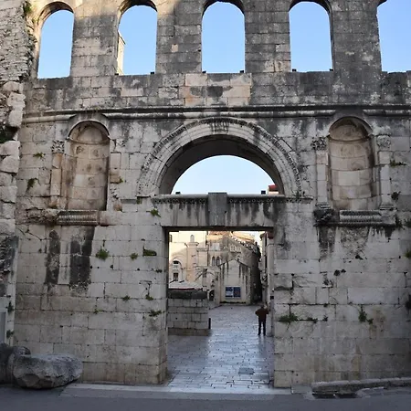 ゲストハウス Antares Luxury スプリト