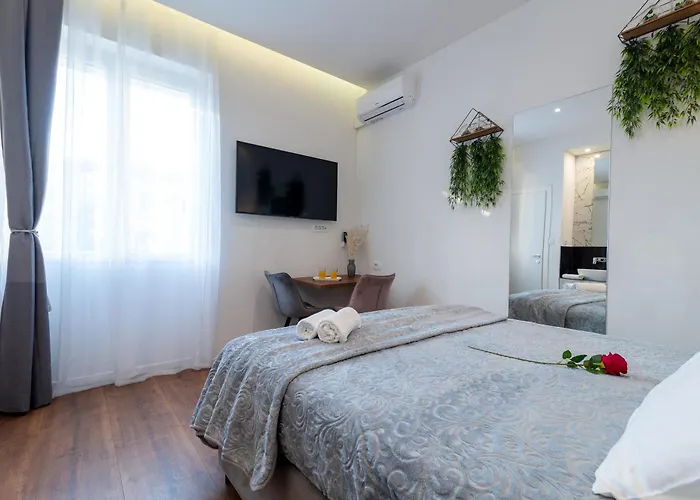 Antares Luxury Split