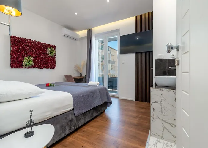 Antares Luxury Konukevi Split