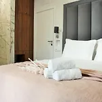 Antares Luxury 3* スプリト
